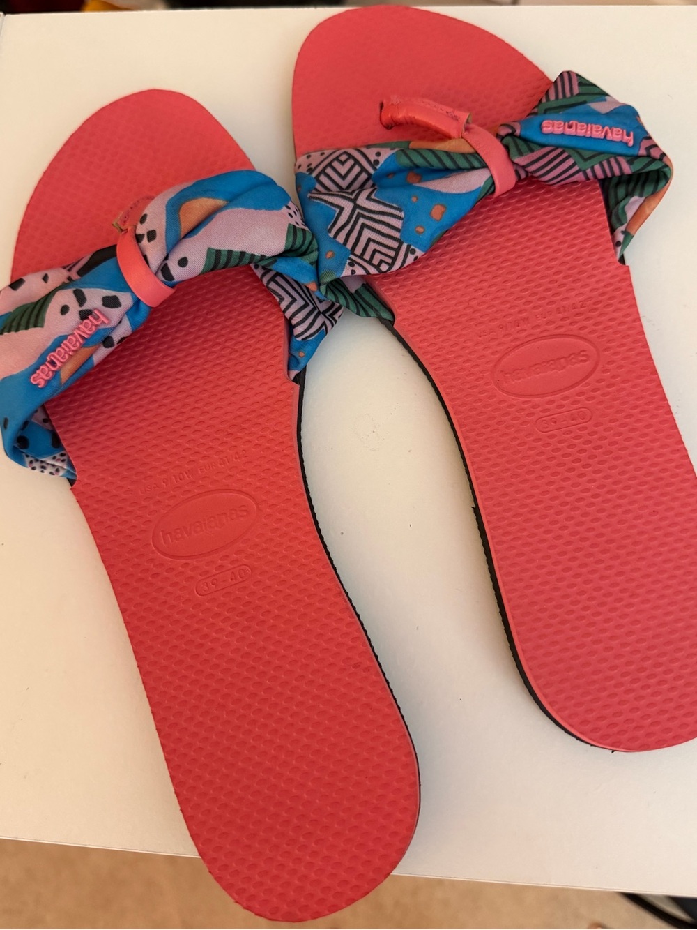 Havaianas Women’s Coral Pink Flip Flops with Multicolor Scarf Strap